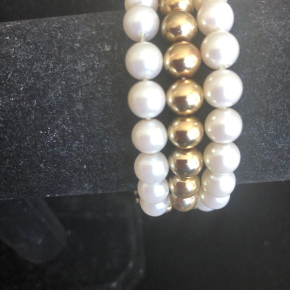 Gorgeous pearl stretchy bracelet - Picture 2 of 2